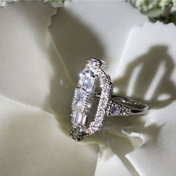 2.51 Ct. White Diamond & White Baguette Diamond Cocktail Ring 14K White Gold 925 - Picture 6 of 7